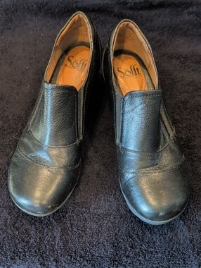 Sofft Black Leather Slip-On Loafers
